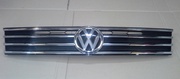 Решетка радиатора Volkswagen Touareg 2015г. 