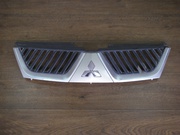  Решётка радиатора  Mitsubishi Outlander XL
