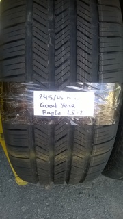 245/45 R19 Good Year Eagle LS2