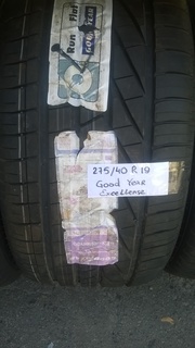 275/40 R19 Good Year Excellance