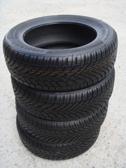 Продам комплект зимней резины 205/55 r16 Сontinental