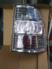 Фонарь Mitsubishi Pajero Wagon 4 фонарь Паджеро Вагон 4