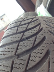 Продам б\у резину Goodyear Ultragrip 7+ R15 195/60