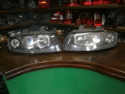 фари для автомобіля Audi A4. 